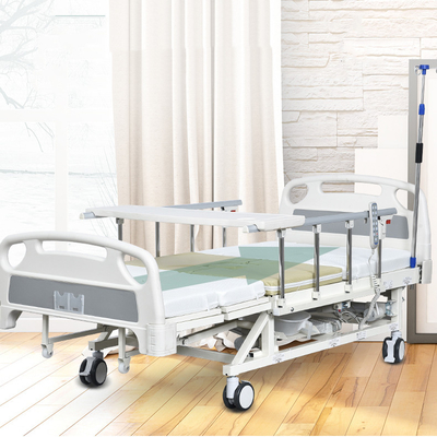 Το πτυσσόμενο κρεβάτι ασθενών νοσοκομείου προστατευτικών κιγκλιδωμάτων με αναποδογυρίζει τα πλευρικά κιγκλιδώματα
